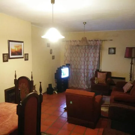 Pensión Luso Angola House